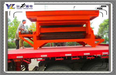 广东钛尾矿湿式磁选机_广东钛尾矿湿式磁选机铁精粉流程及转速有什么规定 ,在保证选矿效果的前提下，如果矿浆流速越快，则设备在单位时间内处理能力及单位时间内精矿的产量提升，同时由于 减少了电耗、人工成本等选矿成本，有利于选矿收益的增加。而实际选矿生产中，矿浆流速是受到诸多限制的，不可能无限制的提高矿浆流速来提升选矿收益。 一、广东钛尾矿湿式磁选机_广东钛尾矿湿式磁选机铁精粉流程及转速有什么规定 1、从选矿作用力的角度考虑。流经磁选工作面的矿浆速度决定了作用于沉积在梯度吸附区域表面颗粒上的剪切力，因此，影响到磁性chanp-in的回收率和品位，一般情况下，流速过高时会造成磁性超贫品位的增加而同时损失部分回收率。 2、选择不同号磁选机设备是根据客户产量及需求而定，而我们米兰平台-米兰milan（中国）选矿设备厂生产小磁选机也是根据客需求而定制，随着路打开，越来越多小产量客户来选择小磁选机，它在市场上有***客户群。米兰平台-米兰milan（中国）选矿机械小磁选机设备筒皮采进耐磨涂层替了普通筒皮，耐磨度了8-10倍左右，同时磁选机滚筒是***度稀土永磁材料来制造，这样保证磁选机磁力持久性，磁场可以从500GS-13500GS以上都可以定制，合理结构设计及磁系组装 二、广东钛尾矿湿式磁选机_广东钛尾矿湿式磁选机铁精粉流程及转速有什么规定 1、湿式磁选机有三种槽体：顺流槽体、逆流槽体、半逆流槽体。不一样槽体对于物料的精细度的工作也不一样，这个详细的选择还要依据周身环境的，地质及物料的特色，然后结合自然条件选择再依据设备的特色进行选择，防止出现“不适应”运作疑问出现。 2、湿式磁选机三种槽体的特色：顺流式湿式磁选机相对逆流式和半流式的槽体来说，它的处理才能大，顺流式槽体适宜于处理较粗粒度的强磁性物料的粗选和精选。顺流式磁选机有一个需要特色留意的地方即是：***严厉的操控给矿的粒度，不能过大或许过小，过大的时分脉石与磁性物体别离不开，磁性矿粒简单损失于尾矿，会下降精矿的质量。顺流式槽体湿式磁选机可以完成连体机工作，进步精矿的质量。 3、逆流式磁选机适宜于细粒强磁性矿藏的粗选与扫选工作，回收率较高，但精矿档次较低。由于粗粒物料易沉积阻塞选别空间，更不容别离开来，所以逆流型磁选机不适于处理粗粒物料，尽量防止运用逆流式湿式磁选机进行精选，牢记。 4、半逆流磁选机它一起具有自己顺流槽体的优势和逆流槽体的优势，半逆流磁选机在矿设技术流程中所占的比重略大。它充分体现了顺流式和逆流式的优势，而且还逾越了那两种槽体，由于它还适宜于处理0.5mm以下的矿粒的粗选和精选，不光可以多台串联和并联，还可以完成屡次的扫选和精选。